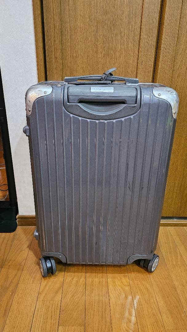 グレー、キャリーケース 、ルフトハンザドイツ航空フランクフルト、ワールドショップ