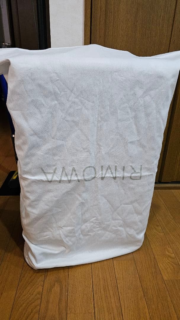 グレー、キャリーケース 、ルフトハンザドイツ航空フランクフルト、ワールドショップ