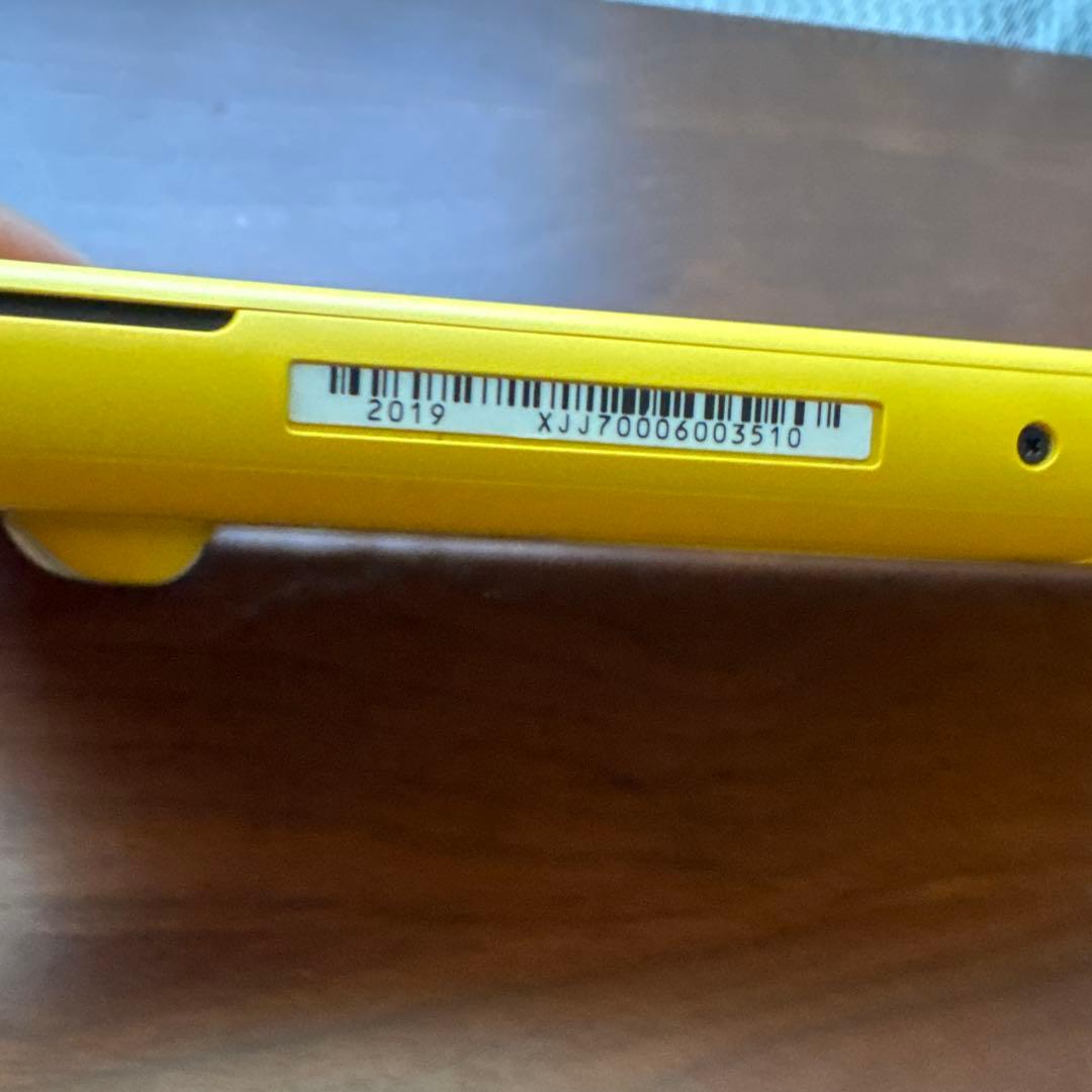 Nintendo Switch Lite イエロー 本体 箱、ACアダプター付き