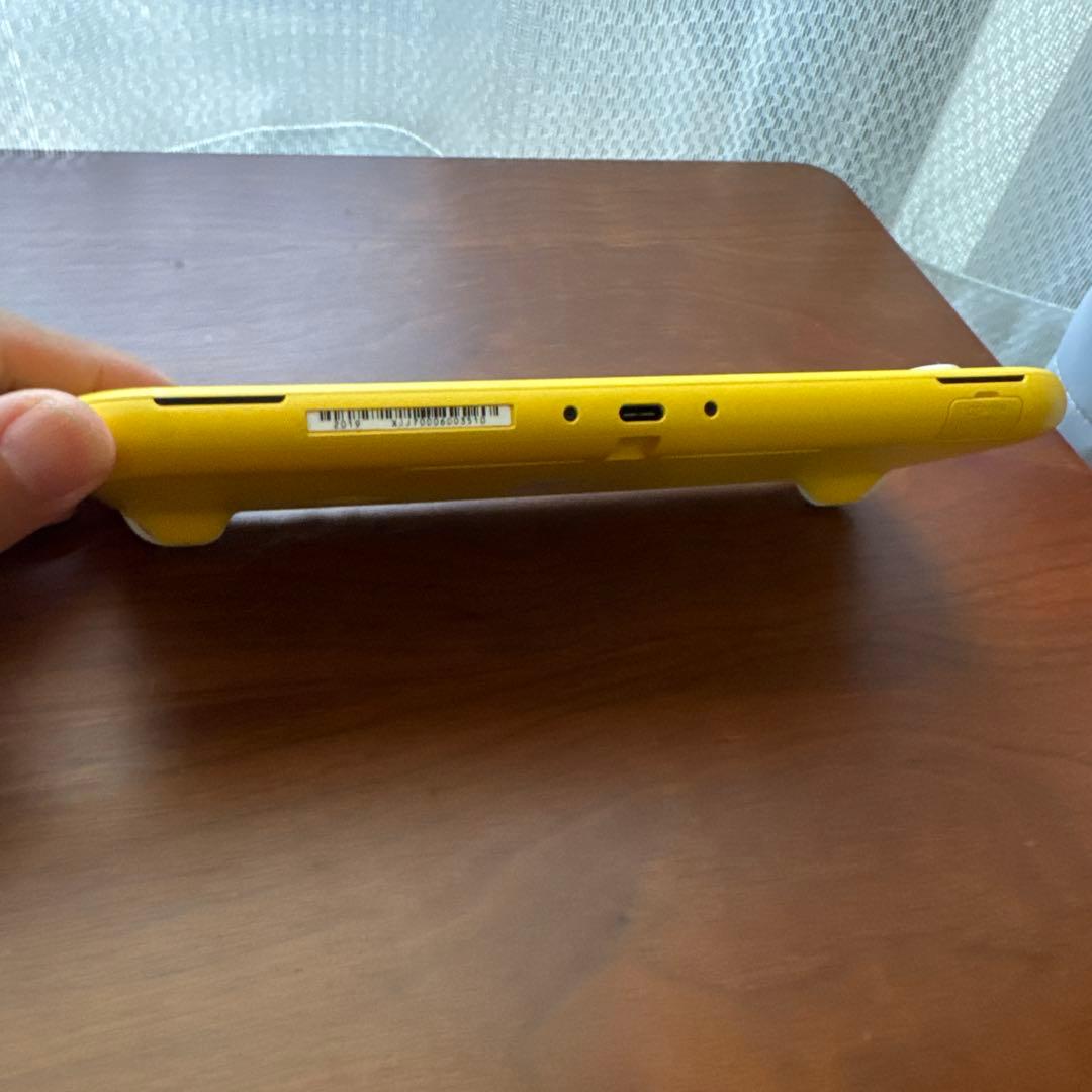 Nintendo Switch Lite イエロー 本体 箱、ACアダプター付き