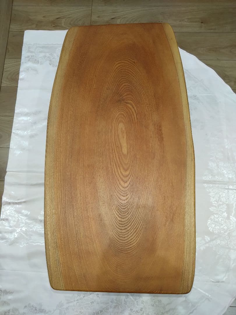ケヤキのテーブル⑱　ケヤキ一枚板の模様が綺麗なテーブル