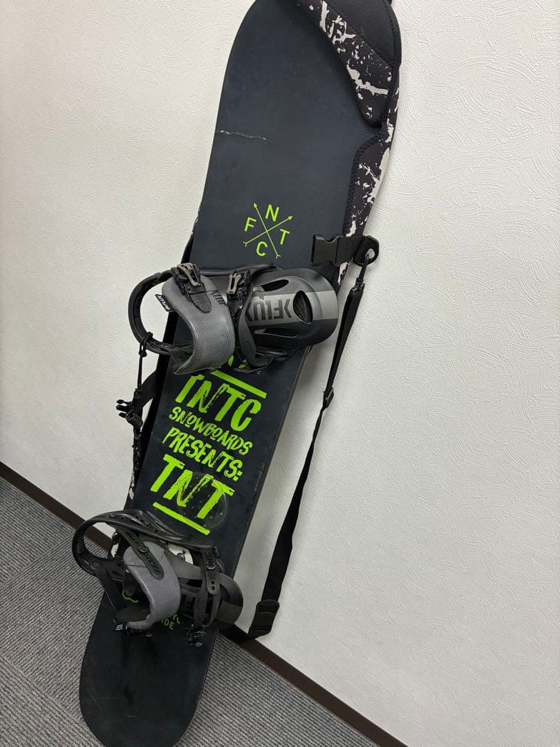 FNCT TNT スノーボード ブラック/グリーン