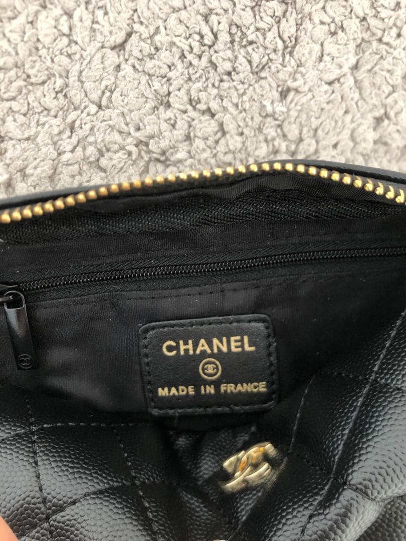 ノベルティー ショルダーバッグ　ロゴ ブラック　綺麗　バッグ