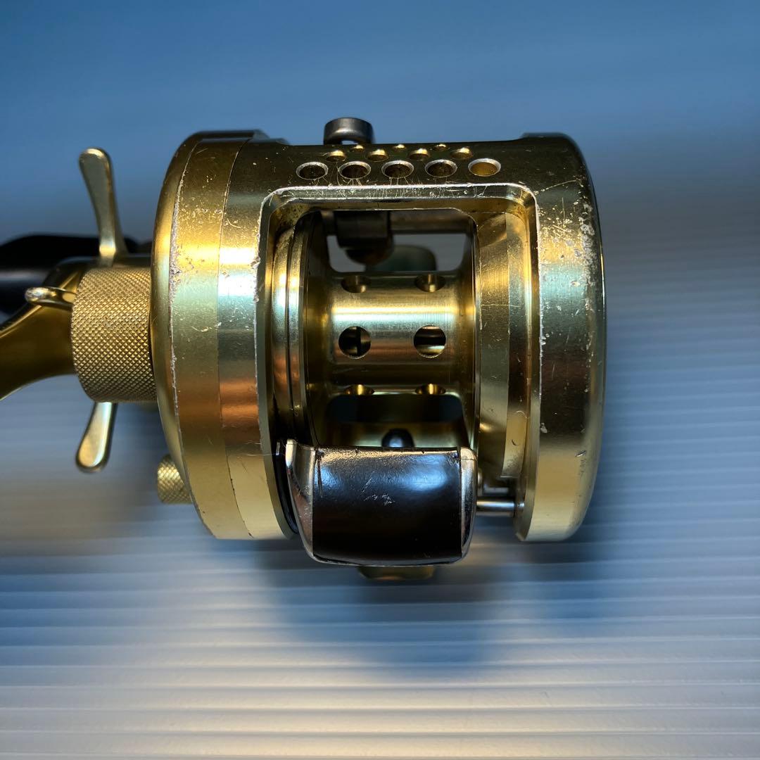 リール SHIMANO CALCUTTA CONQUEST 201