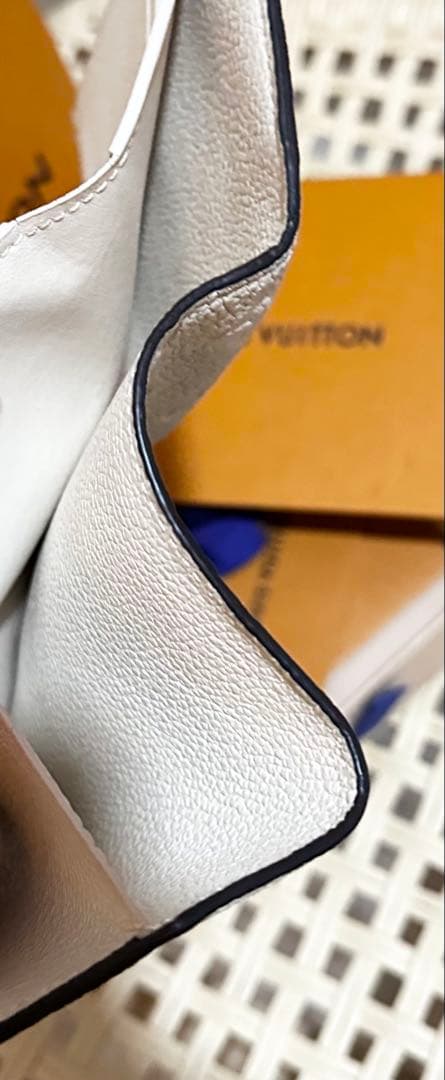 極美品 LOUIS VUITTON ポルトフォイユ ヴィクトリーヌ ホワイト