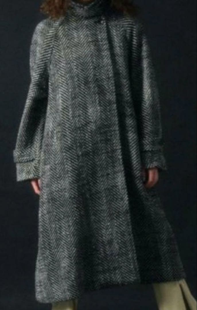 3128Aメゾンスペシャル ヘリンボーンステンカラーロングニットコート　ツイード