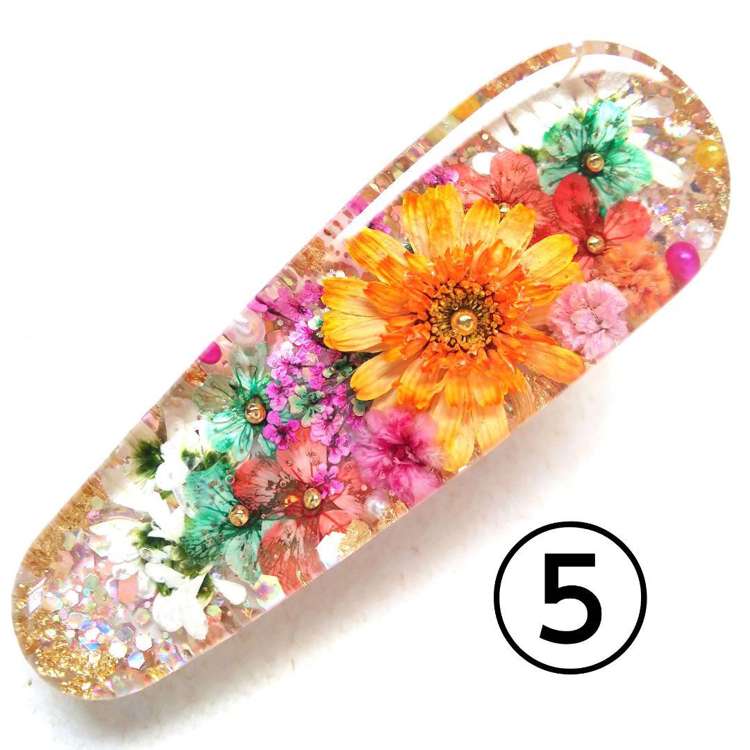 ヘアゴム レジン 横長オーバル型 マトリカリアとキラキラ桜景色 ミントグリーン