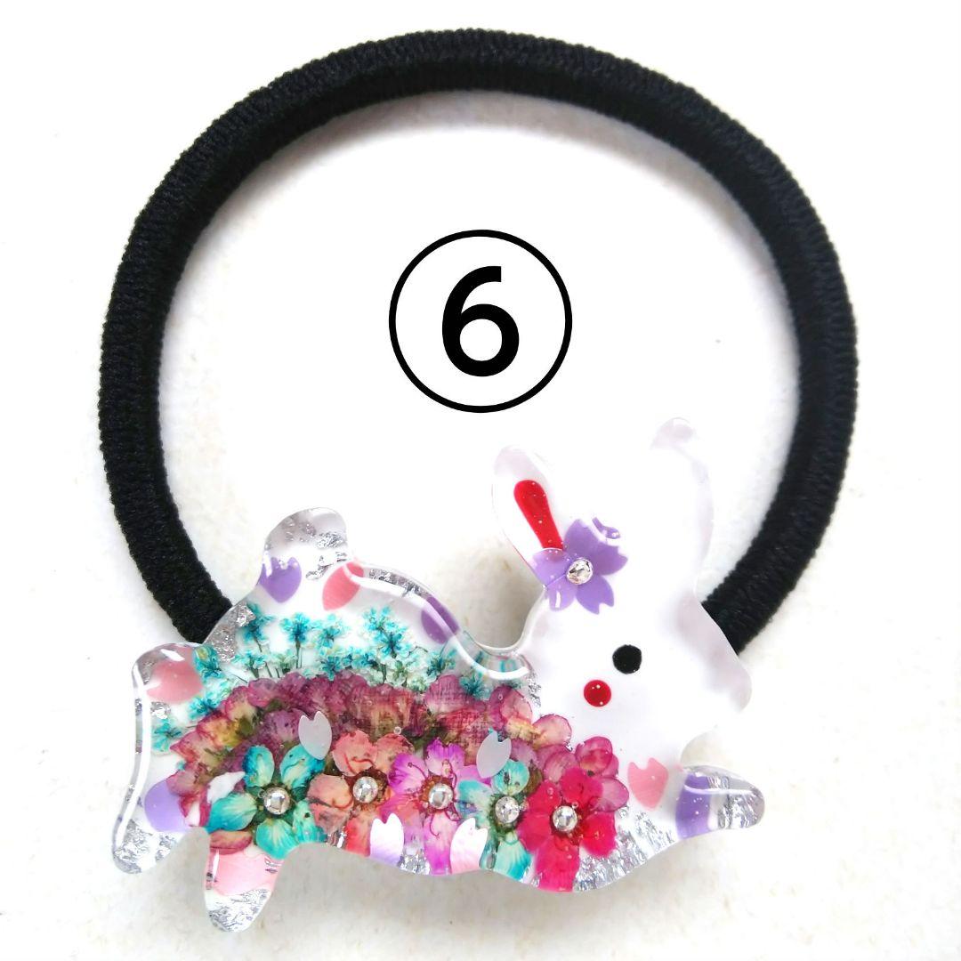 ヘアゴム レジン 横長オーバル型 マトリカリアとキラキラ桜景色 ミントグリーン