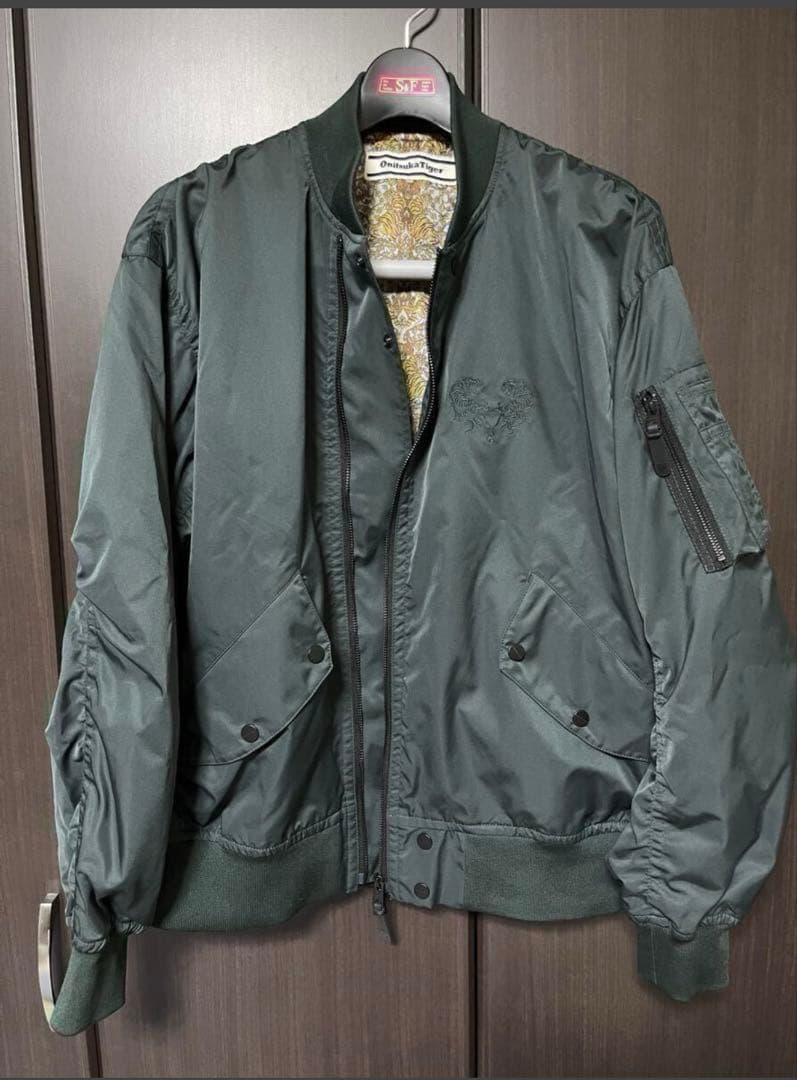 オニツカタイガー ボンバージャケット カーキ M