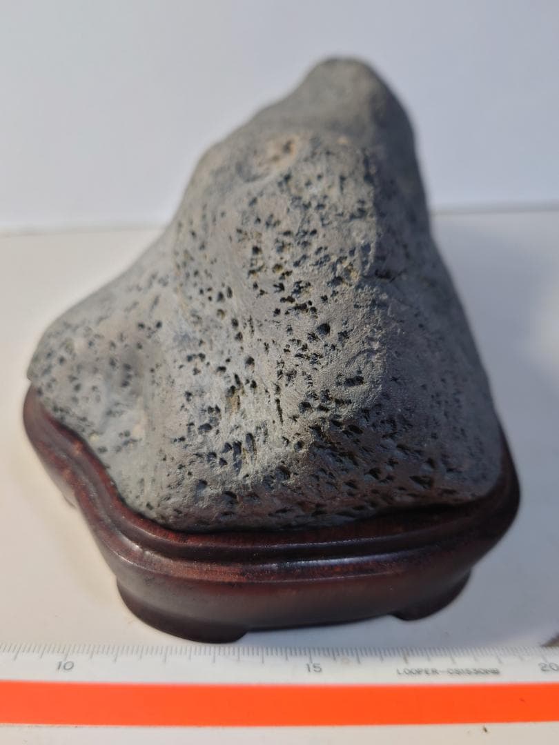 瀬田川石　島型　水石 鑑賞石