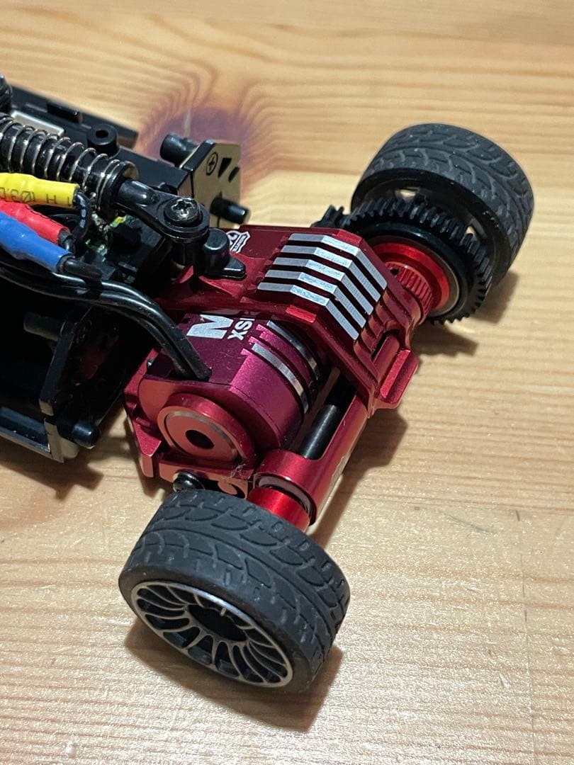 ミニッツMR-03? 赤モーター アルミマウント