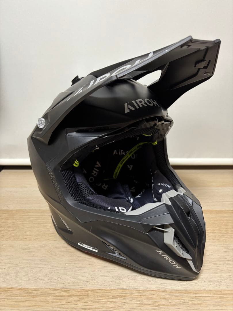 AIROH TWIST3 Mサイズ マットブラック ツイスト3