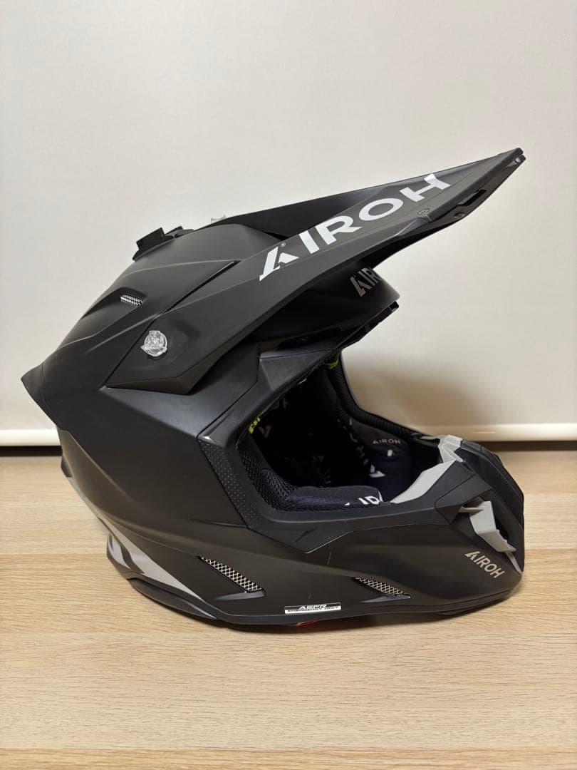 AIROH TWIST3 Mサイズ マットブラック ツイスト3