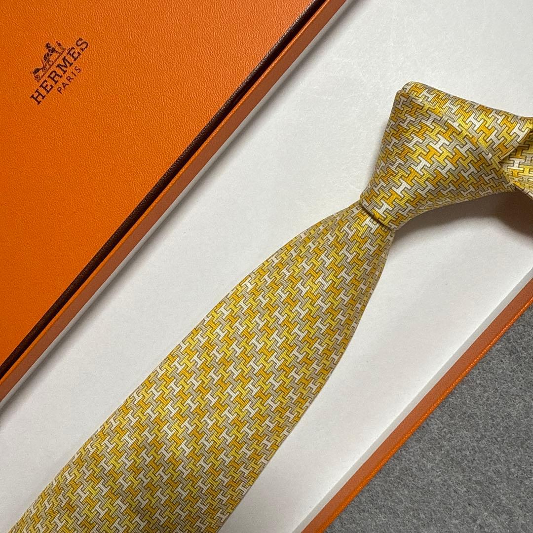 美品　エルメス　ネクタイ　黄色オレンジ　H柄　ファソネ　派手　結婚式