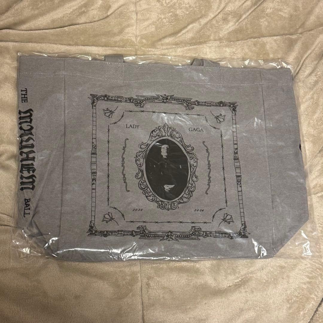 【新品未開封 】Lady Gaga トートバッグTHE MAYHEM BALL