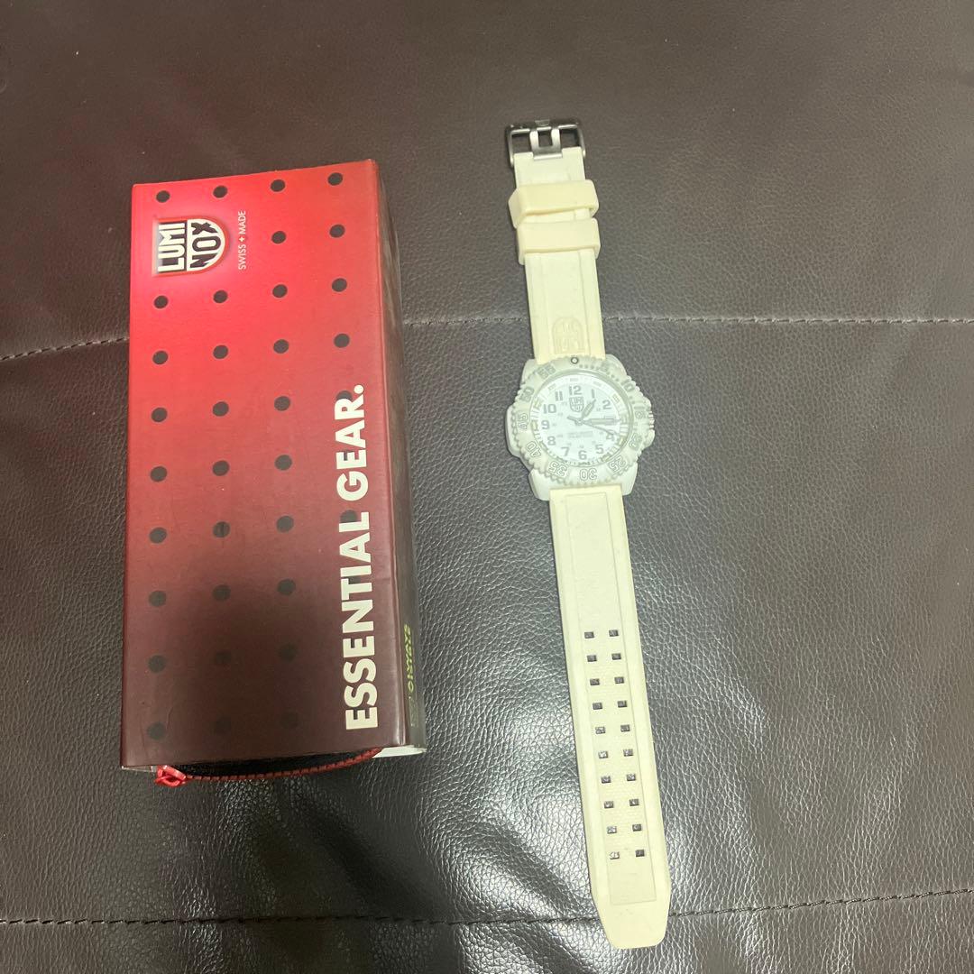 Luminox ホワイトアウト　ネイビーシールズ