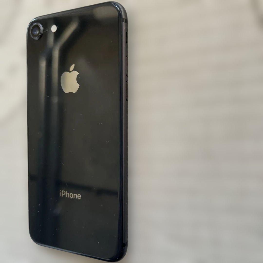【美品】Apple iPhone 8 スペースグレイ　64GB