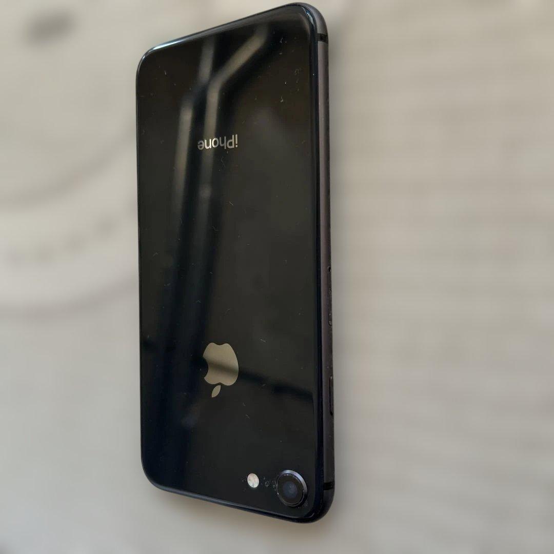 【美品】Apple iPhone 8 スペースグレイ　64GB