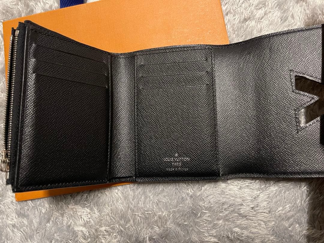 ［美品］LOUIS VUITTON ポルトフォイユ　エピ　三つ折りルイ・ヴィトン
