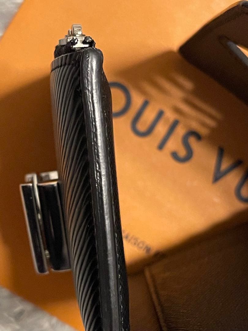 ［美品］LOUIS VUITTON ポルトフォイユ　エピ　三つ折りルイ・ヴィトン