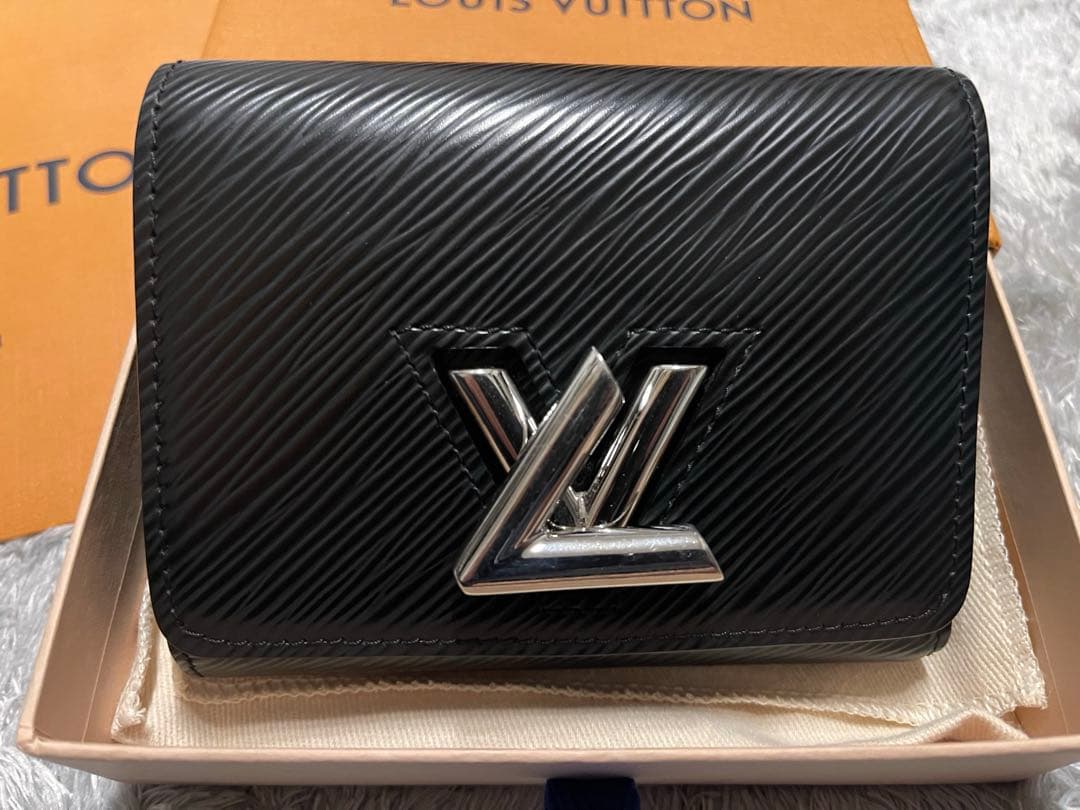 ［美品］LOUIS VUITTON ポルトフォイユ　エピ　三つ折りルイ・ヴィトン