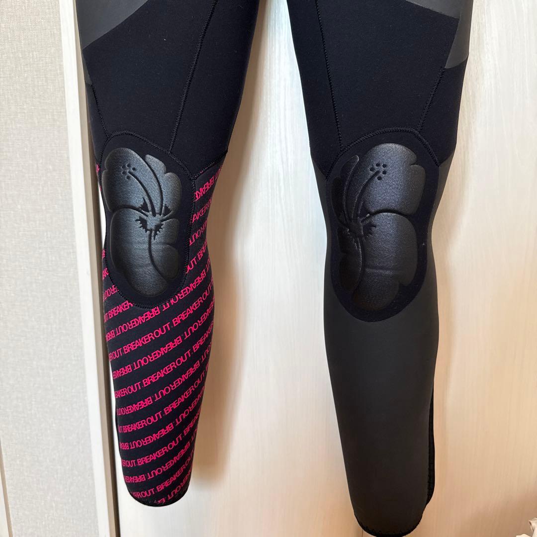 ウェットスーツ　オーダーメイド　レディース　ブレイカーアウト　ハンガー付き