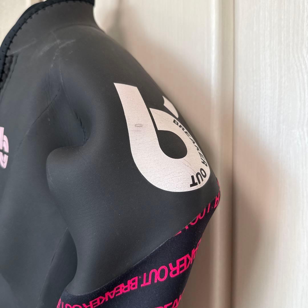 ウェットスーツ　オーダーメイド　レディース　ブレイカーアウト　ハンガー付き