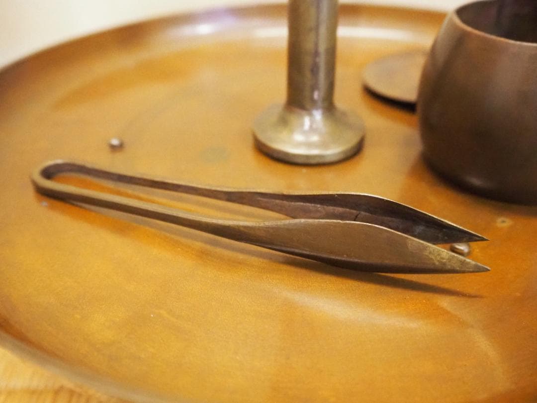 金屋五良三郎造『燭台一対』（共箱）＊おまけ付き…和蝋燭２本(未使用)