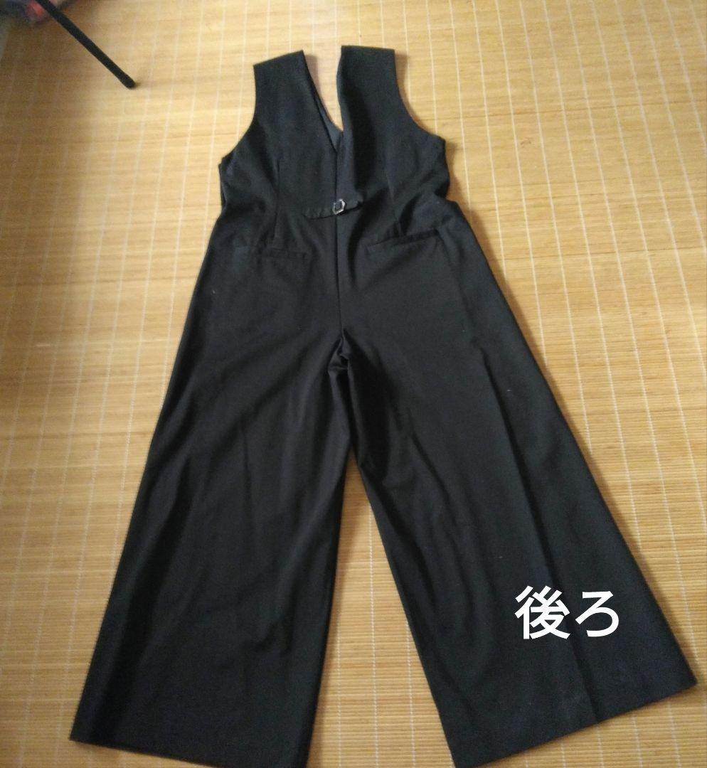 北欧暮らしの道具店　 「気軽に着られて、きれい見え」 ポンチ素材のオールインワン