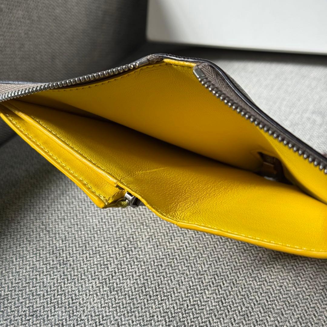 セリーヌ ミディアム ジップアラウンドウォレット グレージュ イエロー