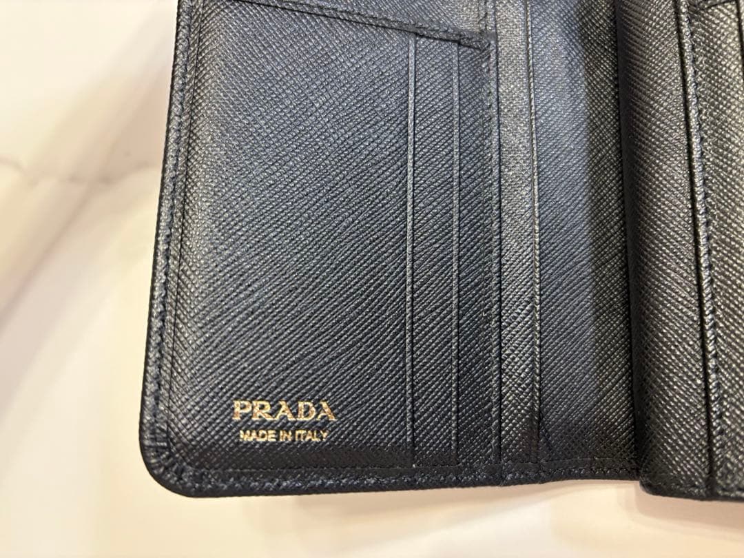 プラダ　PRADA 二つ折り財布　1ML018 黒　ブラック