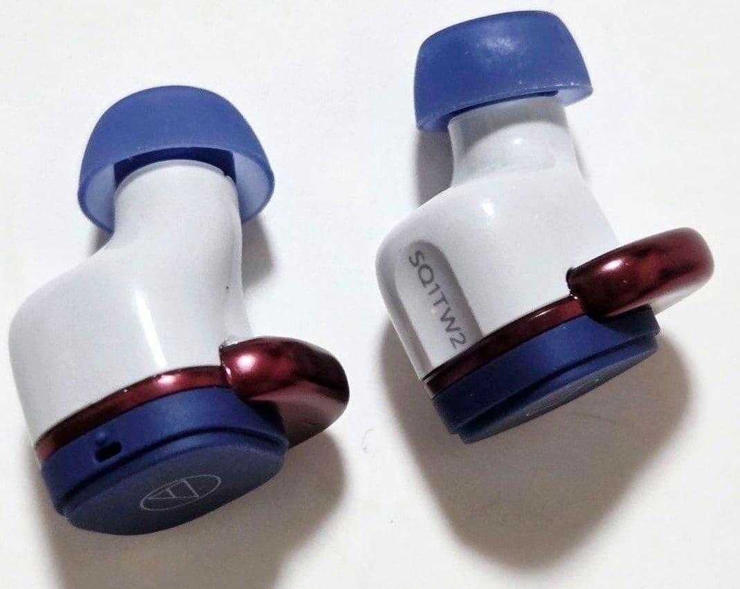 オーディオテクニカ　ワイヤレスイヤホン　ATH-SQ1TW2 NRD　新品に近い