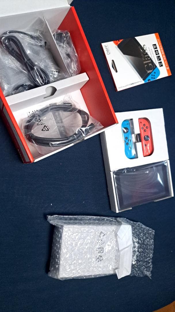 Nintendo Switch 本体 (ネオンブルーとネオンレッド)