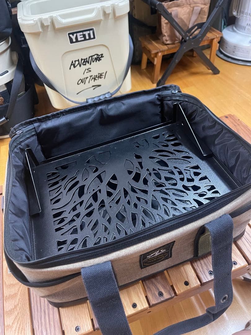 ハレテーブル BLACK DESIGN アイアンテーブルツリー柄、BX他セット❗️