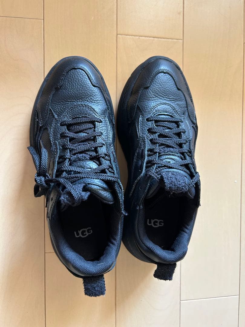 UGG ブラック レザー スニーカー