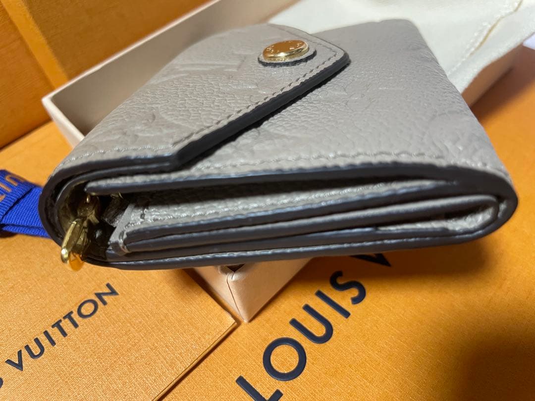 ❤️Louis Vuitton❤️ 二つ折り財布 グレーM69800