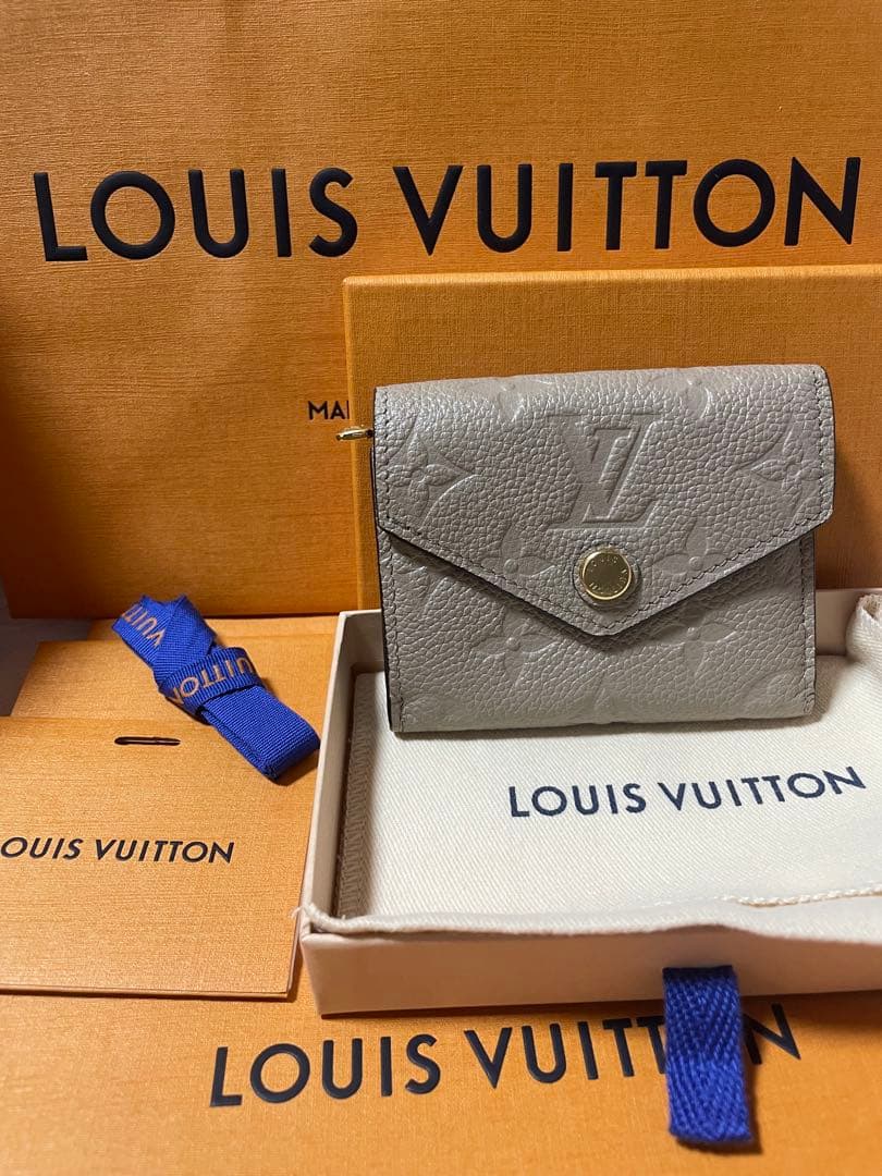 ❤️Louis Vuitton❤️ 二つ折り財布 グレーM69800