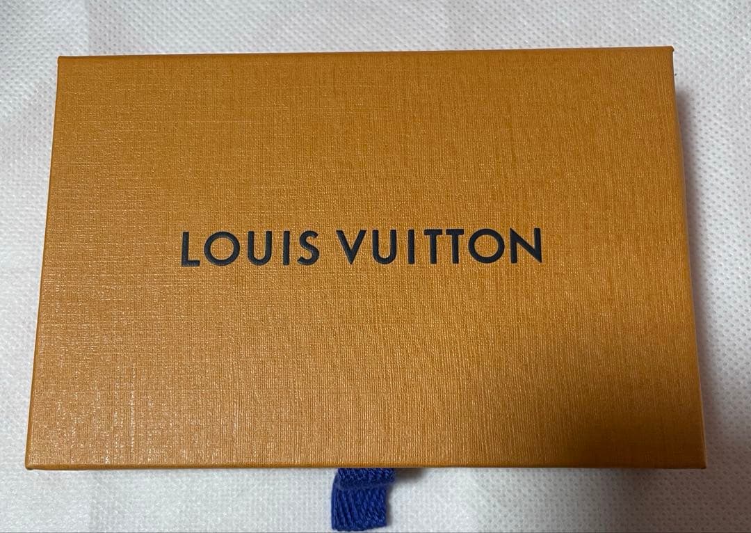 ❤️Louis Vuitton❤️ 二つ折り財布 グレーM69800