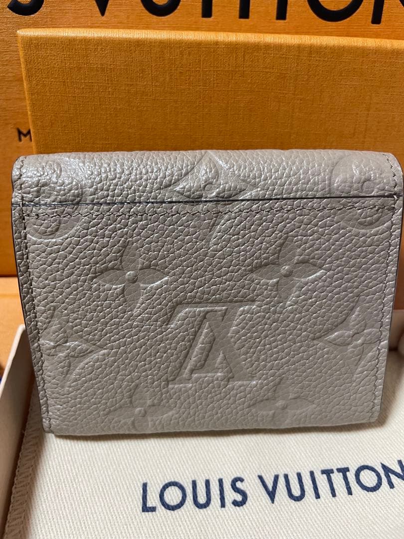❤️Louis Vuitton❤️ 二つ折り財布 グレーM69800