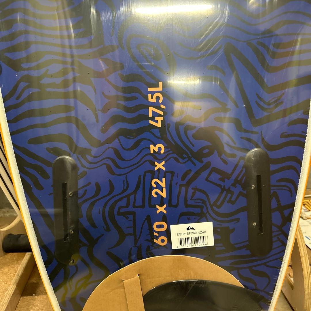 新品格安カノアイガラシでお馴染みクイックシルバーソフト183cm6'0フィン付