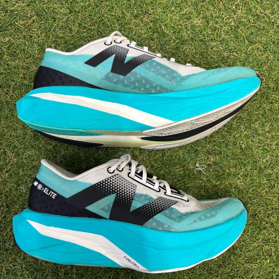 【即日発送】ニューバランス Fuelcell スーパーコンプエリートV4