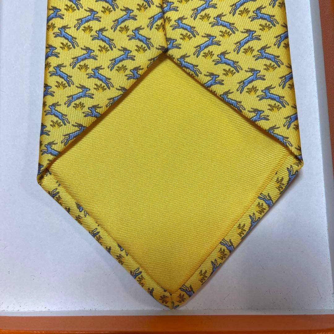 未使用タグ付　箱付　ショッパー付　エルメス　ネクタイ　黄色　鹿ライオン柄
