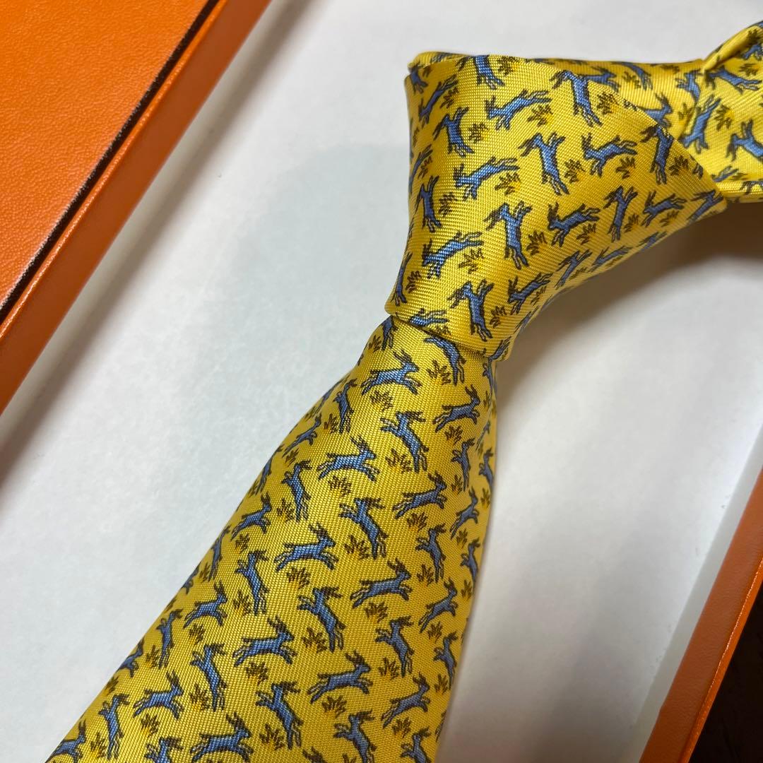 未使用タグ付　箱付　ショッパー付　エルメス　ネクタイ　黄色　鹿ライオン柄