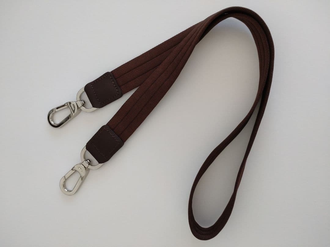 ロンシャンバッグ　ストラップ付き