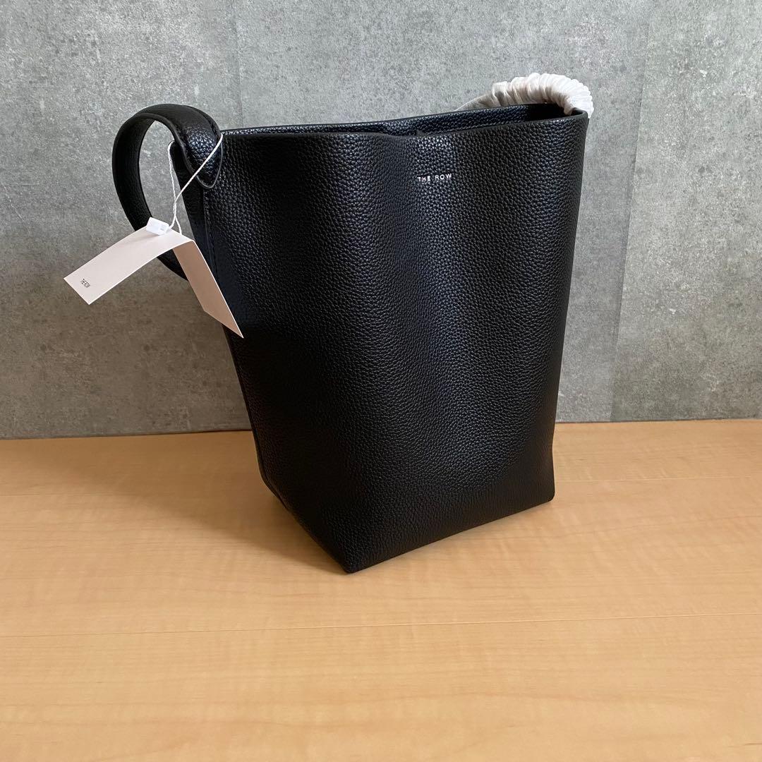 【新品未使用】ブラック　トートバッグ　THE ROWロゴ付き ミディアム