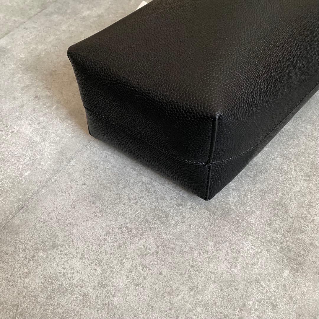 【新品未使用】ブラック　トートバッグ　THE ROWロゴ付き ミディアム