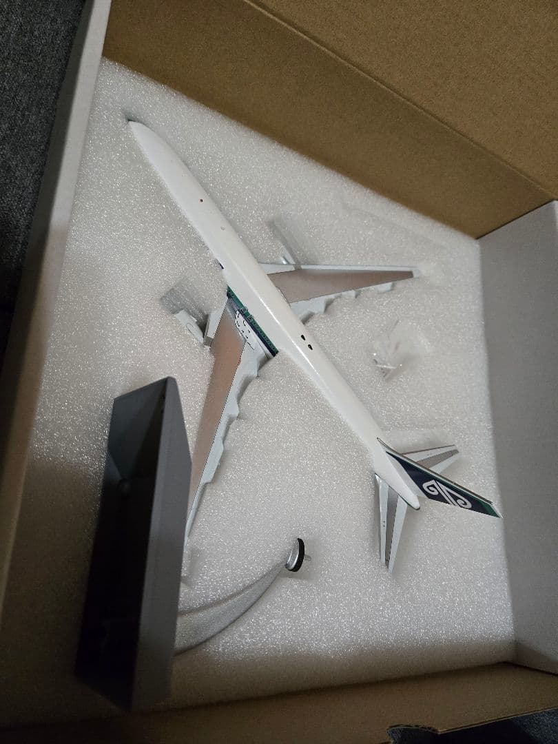 B767-300 ニュージーランド航空 1/200 INFLIGHT