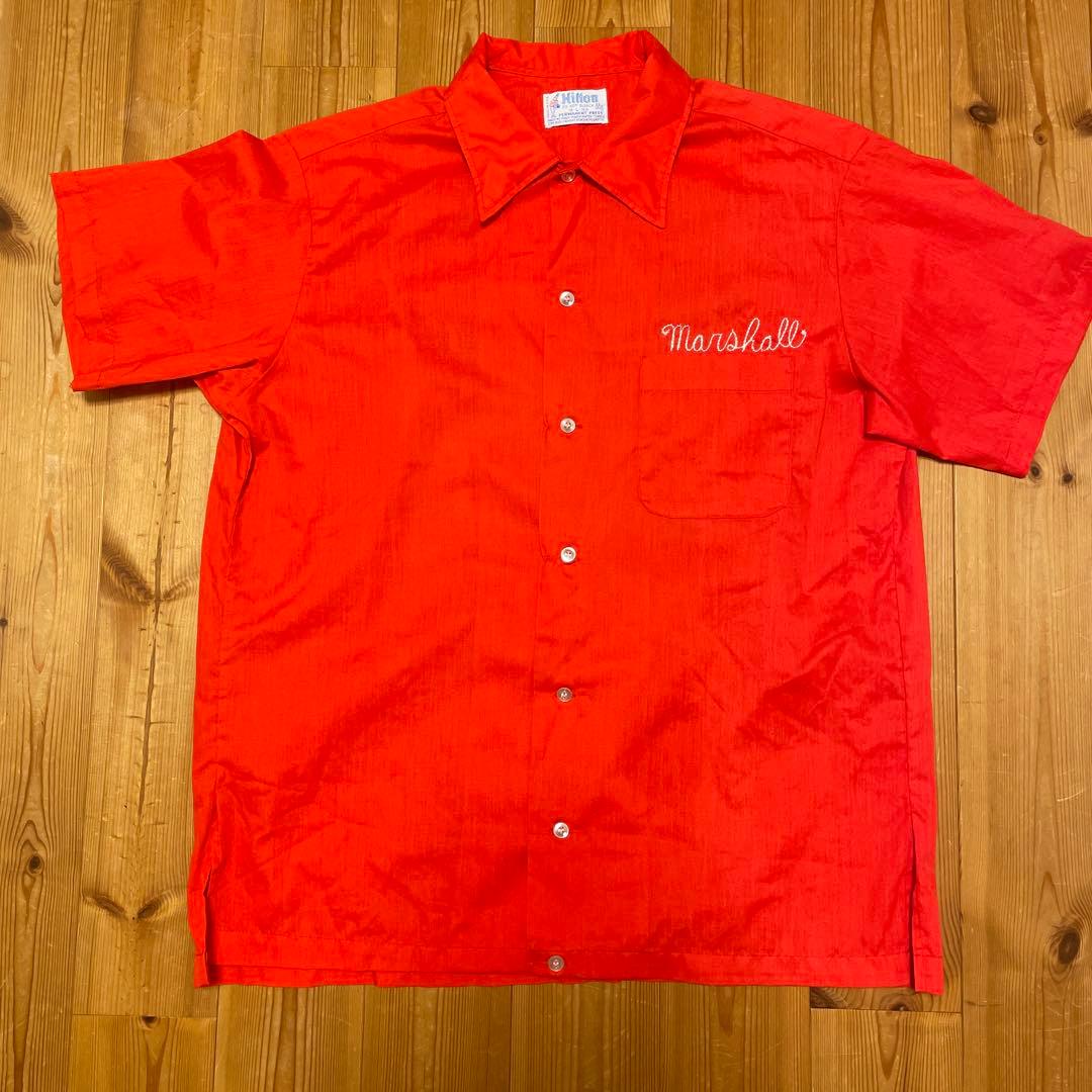 Hilton Marshall 刺繍入り赤シャツ