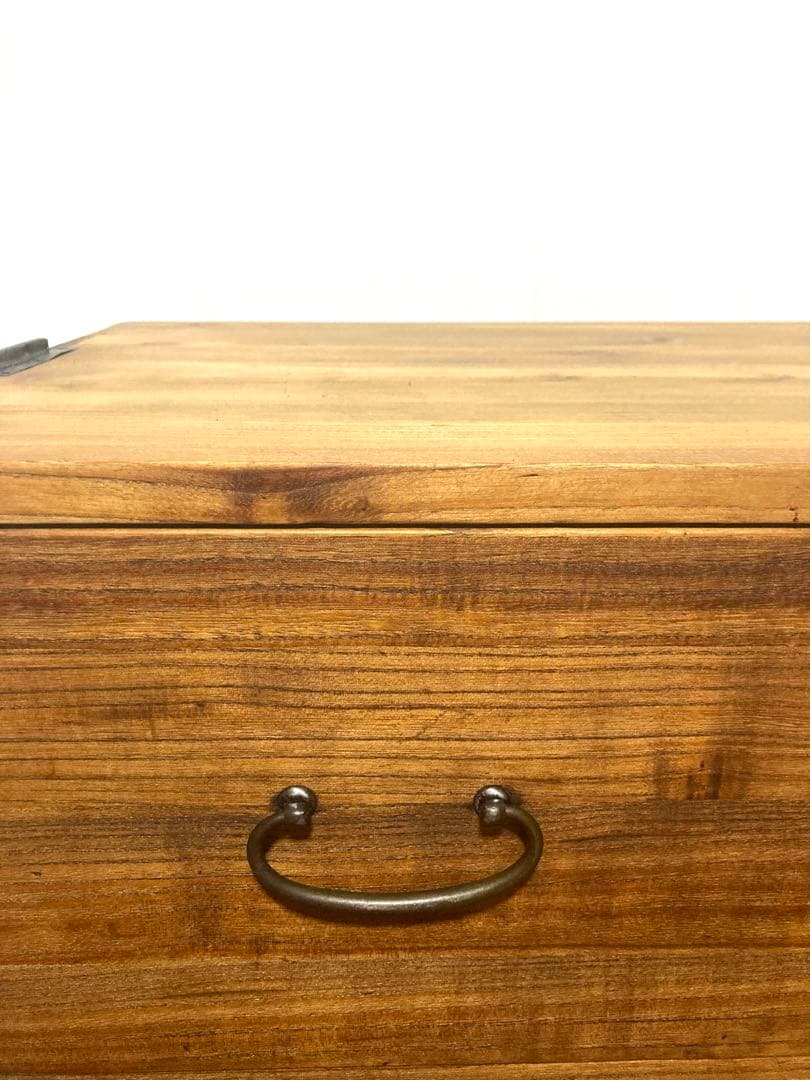 【週末SALE】アンティークの収納棚　ローボード　総桐　引出し2杯　色味が良さげ