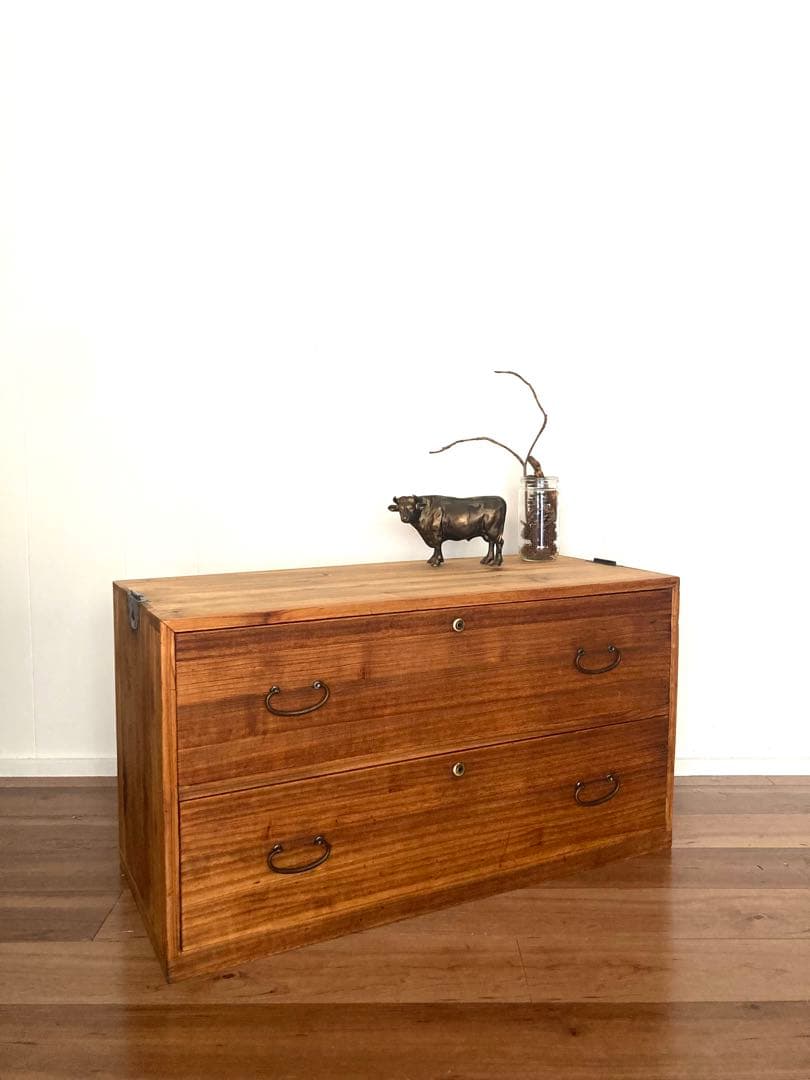 【週末SALE】アンティークの収納棚　ローボード　総桐　引出し2杯　色味が良さげ